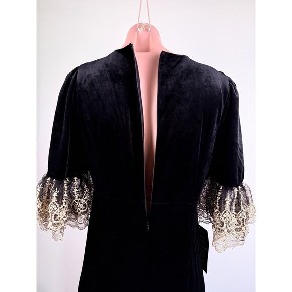 Tuckernuck Pomander Place Gold Embroidered Hem Velvet Lillith Black Dress Size M - Picture 3 of 15
